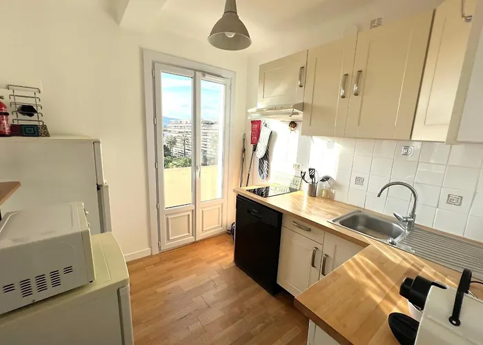 Juan Les Pins Town Center - 4 People - Floor Antibes