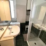 Juan Les Pins Town Center - 4 People - Floor Apartament Antibes